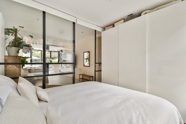 Medium property photo - Van Hogendorpstraat 154H, 1051 BX Amsterdam
